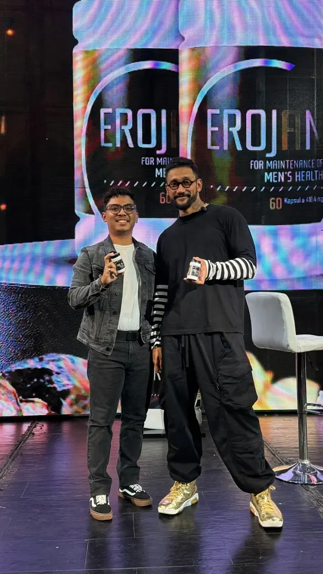 Foto Eza pada kegiatan produk EROJAN